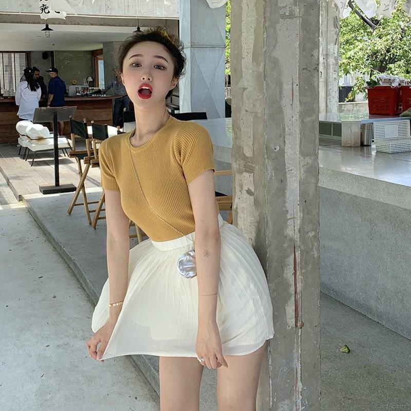 Áo dệt kim dáng ôm tay ngắn cổ tròn gợi cảm phong cách Hàn cho nữ | BigBuy360 - bigbuy360.vn