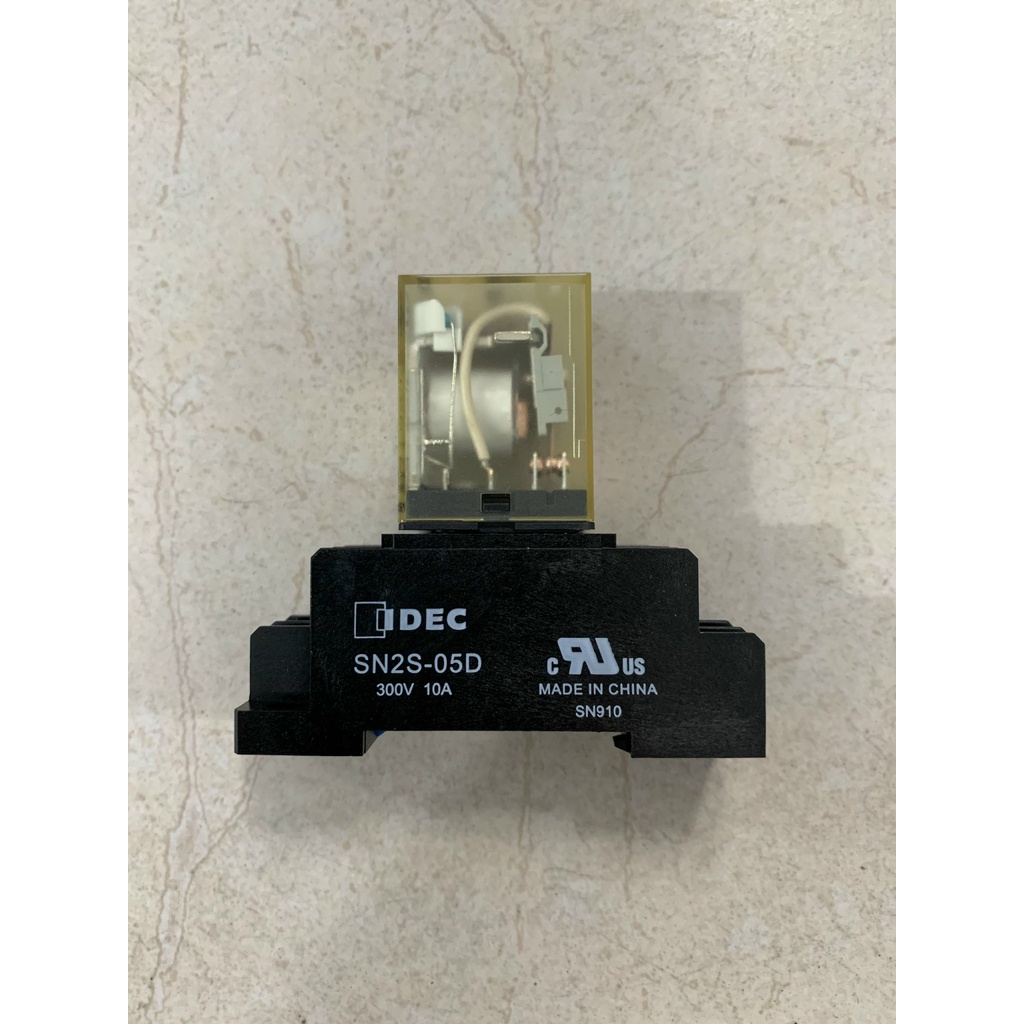 Rơle trung gian 8 chân IDEC RN2S-NL-A220 + đế