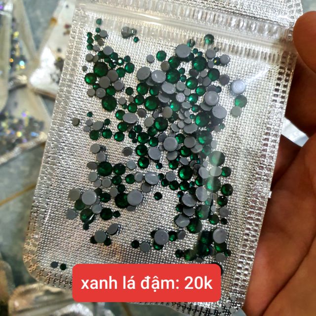 Đá xanh lá đậm
