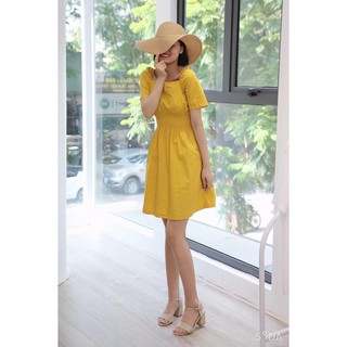 Váy nhúm eo cổ vuông