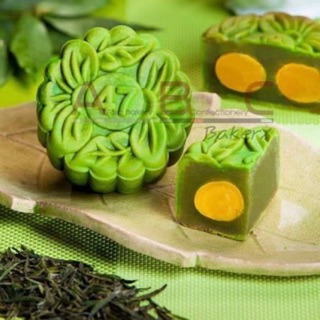 BÁNH TRUNG THU SEN TRÀ XANH (2 TRỨNG)
