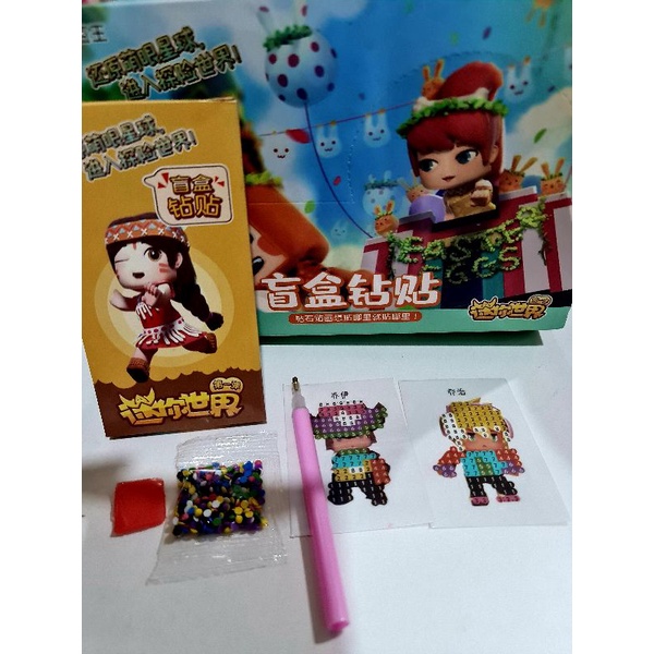 Hộp 2 tranh đính đá hạt dán được hình hoạt hình mini