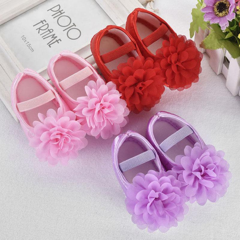 Vớ búp bê đế mềm đính bông hoa dễ thương dành cho bé gái tập đi