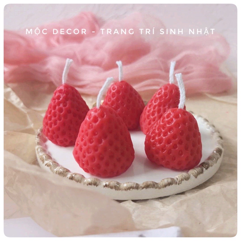 NẾN THƠM TRANG TRÍ BÁNH KEM HÌNH QUẢ DÂU TÂY DỄ THƯƠNG - MỘC DECOR