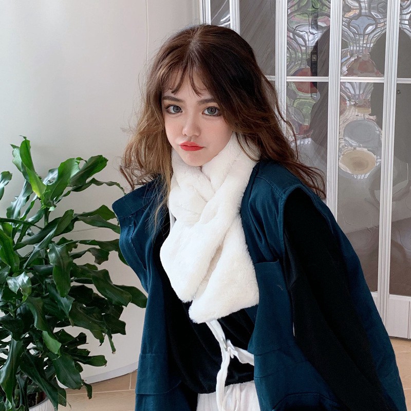 Khăn choàng vải lông thỏ thời trang phong cách thu đông