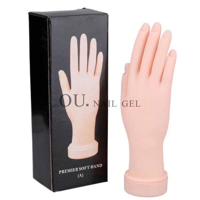 Bàn tay giả tập làm nail