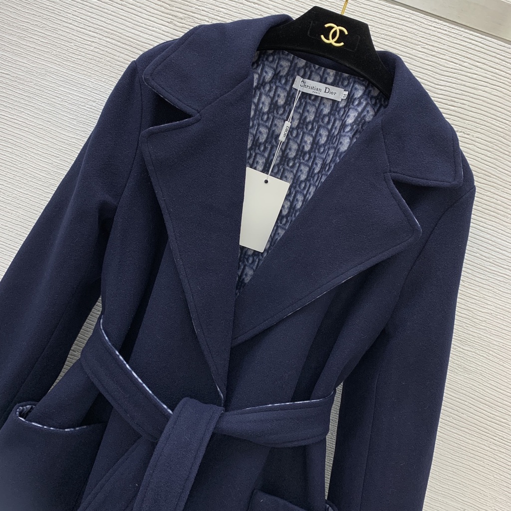 Áo khoác dáng dài phối thắt lưng lớp lót là họa tiết  oblique thời trang cao cấp Christian Dior CD