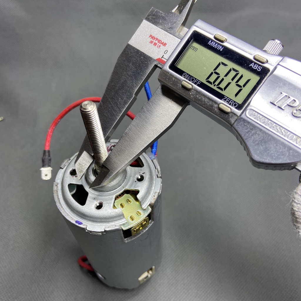 Motor - động cơ chổi than lưỡng cực 18V / 110V DC. tua nhanh và mạnh. trục ren 6 mm
