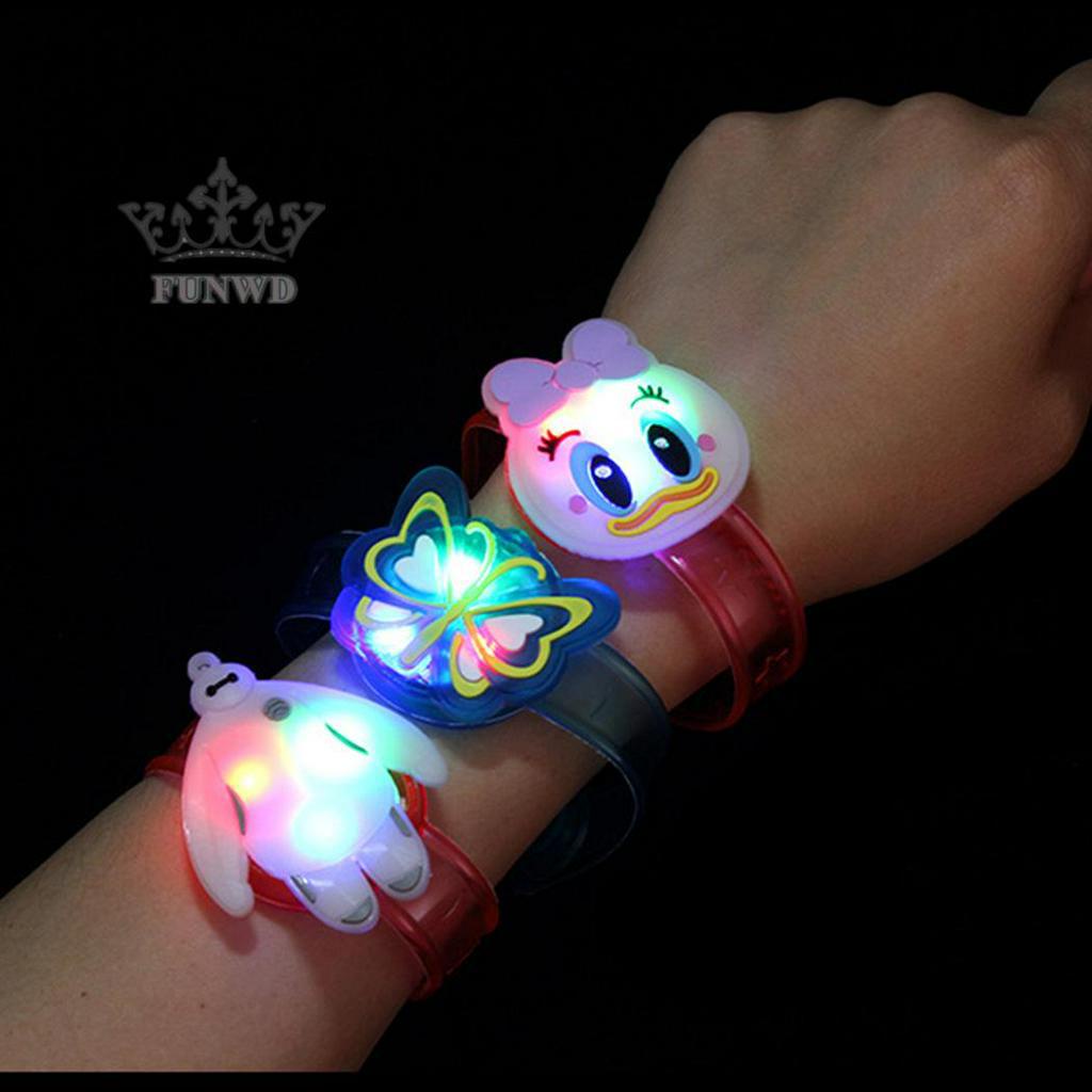 Đồng Hồ Đeo Tay Đèn Led Họa Tiết Hoạt Hình Đáng Yêu