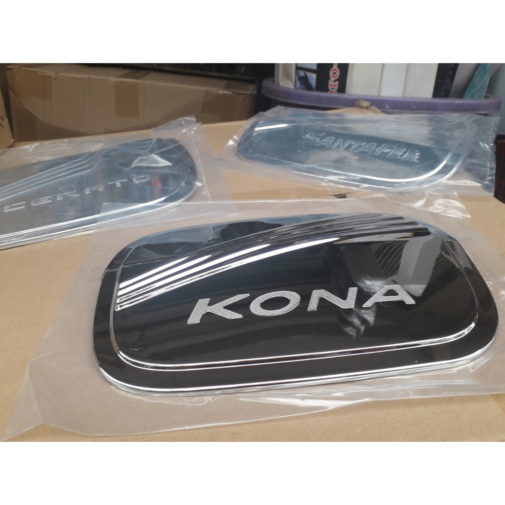 Ốp nắp bình xăng mạ crom xe Hyundai Kona 2018-2021