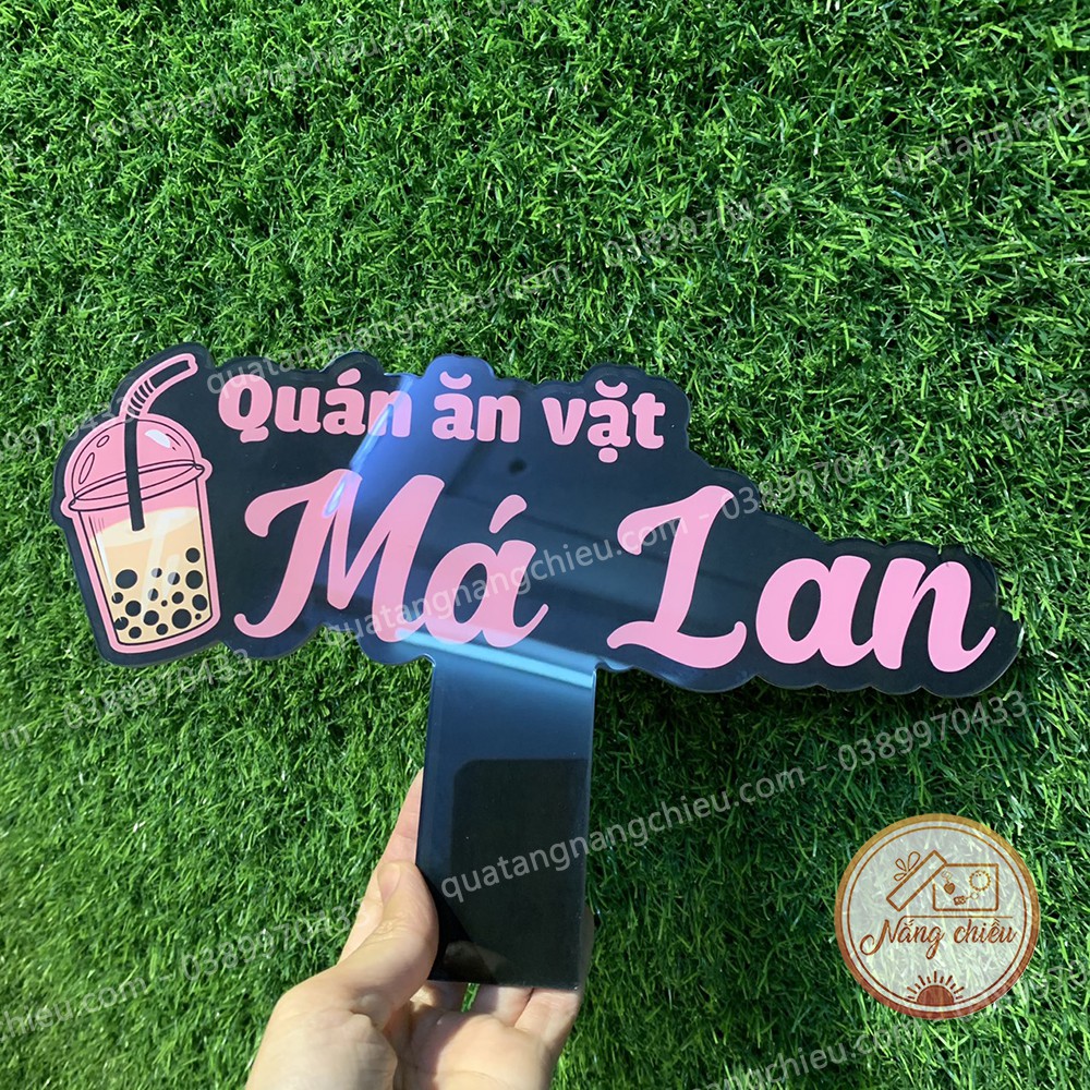 Bảng hiệu cầm tay cho quán ăn vặt, tiệm trà sữa, quán cà phê, chất liệu mika in theo yêu cầu