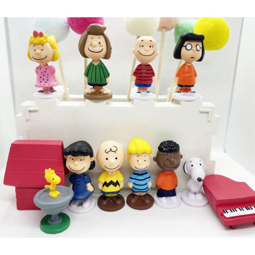 Mô hình bộ 12 nhân vật và phụ kiện Noopy family để bàn quà tặng trang trí