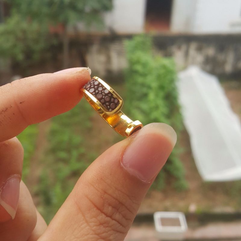 Nhẫn khảm da cá đuối