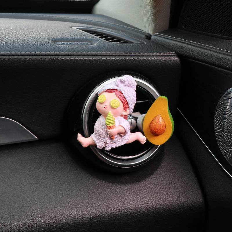 Sáp thơm gắn lỗ thông gió xe hơi hình thiếu nữ sầu riêng dễ thương