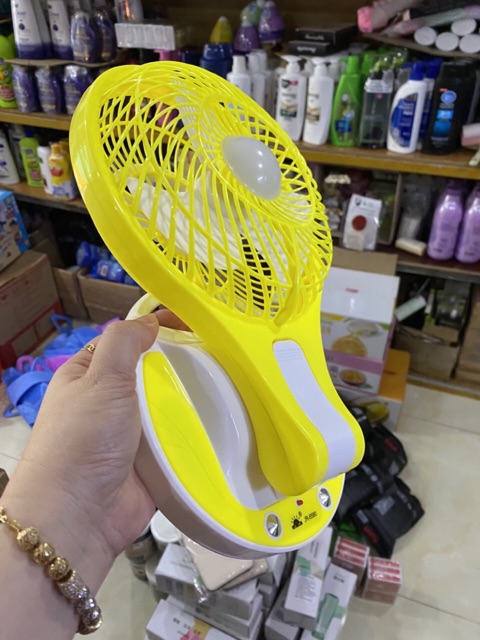 QUẠT SẠC ĐIỆN KÈM ĐÈN PIN