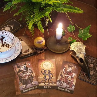 Bộ bài Deviant Moon Tarot (Borderless)
