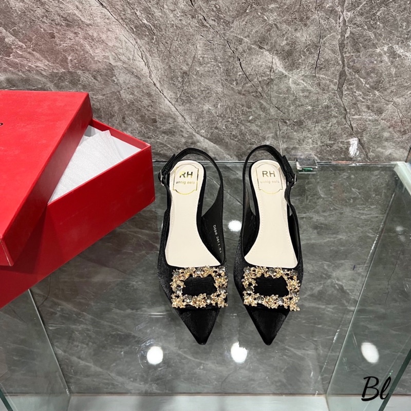 Sandal Mũi Nhọn 2 Màu Trắng Đen Full Size 35-39