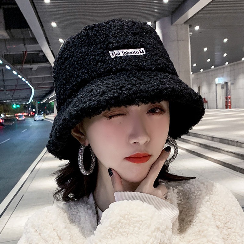 Nón vành lớn in chữ phong cách Hàn