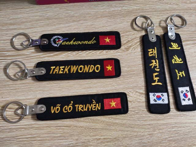 Móc khoá Taekwondo + Karate thêu 2 mặt