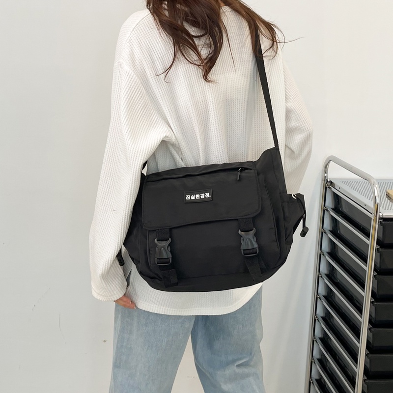 Túi Đeo Chéo Vai Bằng Nylon Thời Trang Sành Điệu Cho Nữ