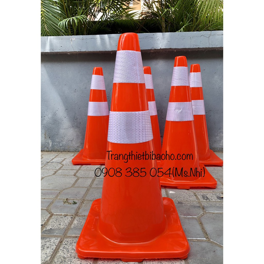 Cọc tiêu hình chóp siêu dẻo phản quang nhựa PVC cao 70cm- Hình thật