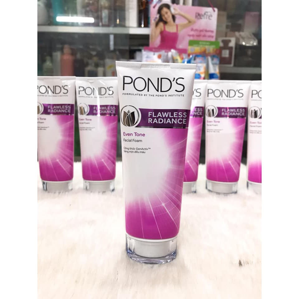 Sữa rửa mặt trắng da cao cấp POND'S Flawless Radiance Whitening Facial Foam 100g Mẫu Mới