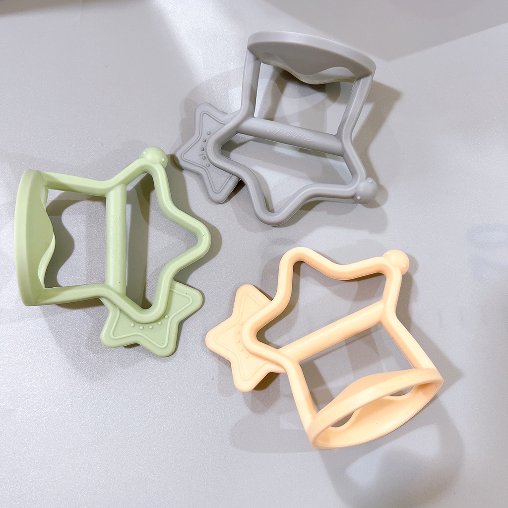 Gặm nướu cho bé Kichilachi hình ngôi sao, chất liệu 100% Silicon, có quai cầm chống rơi, cho bé 3 tháng trở lên