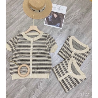 Áo len cổ tròn sọc ngang sang chảnh dễ phối