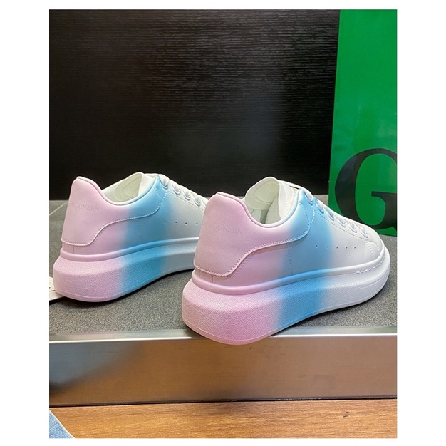 Giày thể thao da trắng McQueen nữ mùa thu 2021 phiên bản Hàn Quốc