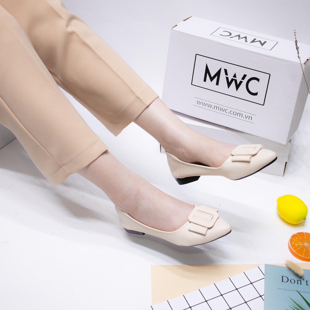 Giày búp bê nữ mũi nhọn phối khóa MWC NUBB- 2179 | BigBuy360 - bigbuy360.vn