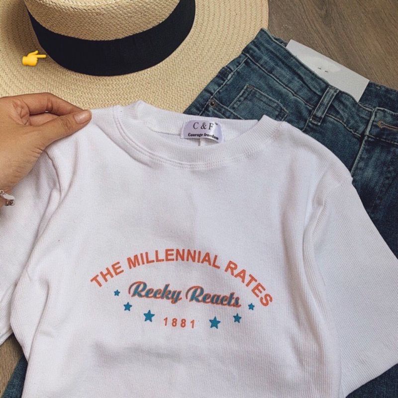 Áo croptop tay ngắn thêu