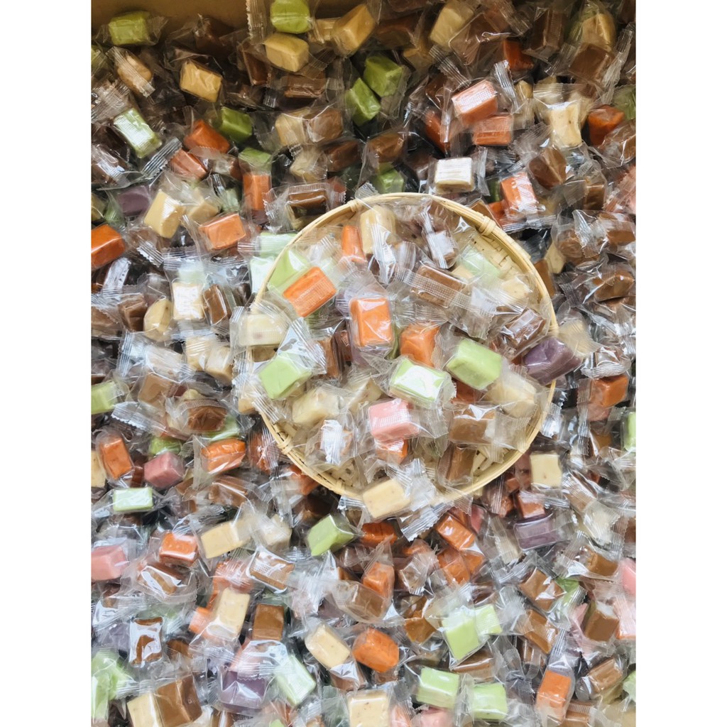 1 bịch kẹo dừa bến tre chính hãng gồm 4 vị khác nhau dùng làm đồ ăn vặt bịch 250g