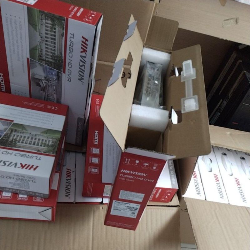 Đầu thu 8 kênh Hikvision DS-7208HGHI-K1