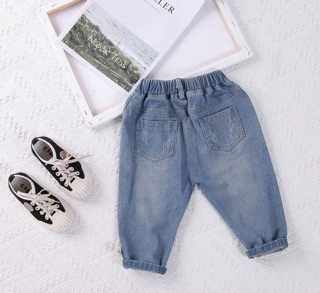 Quần jeans cho bé trai