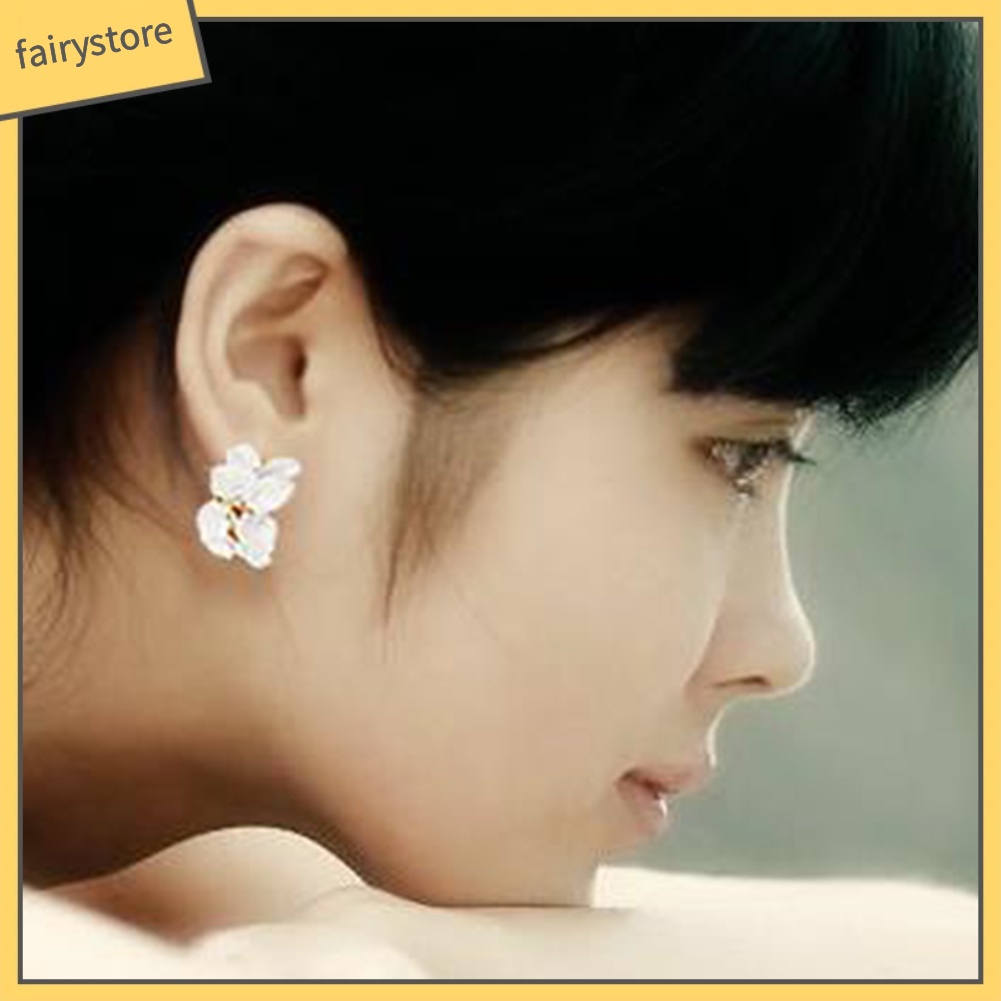 Bông Tai Hình Hoa Đính Đá Dễ Thương