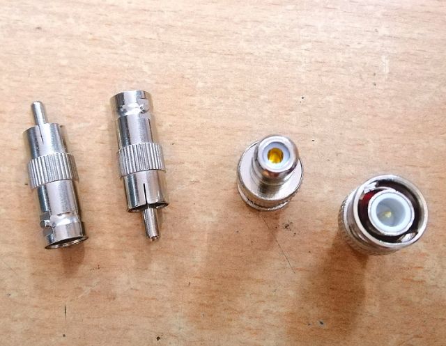 Đầu chuyển đổi jack BNC ra jack RCA hoa sen