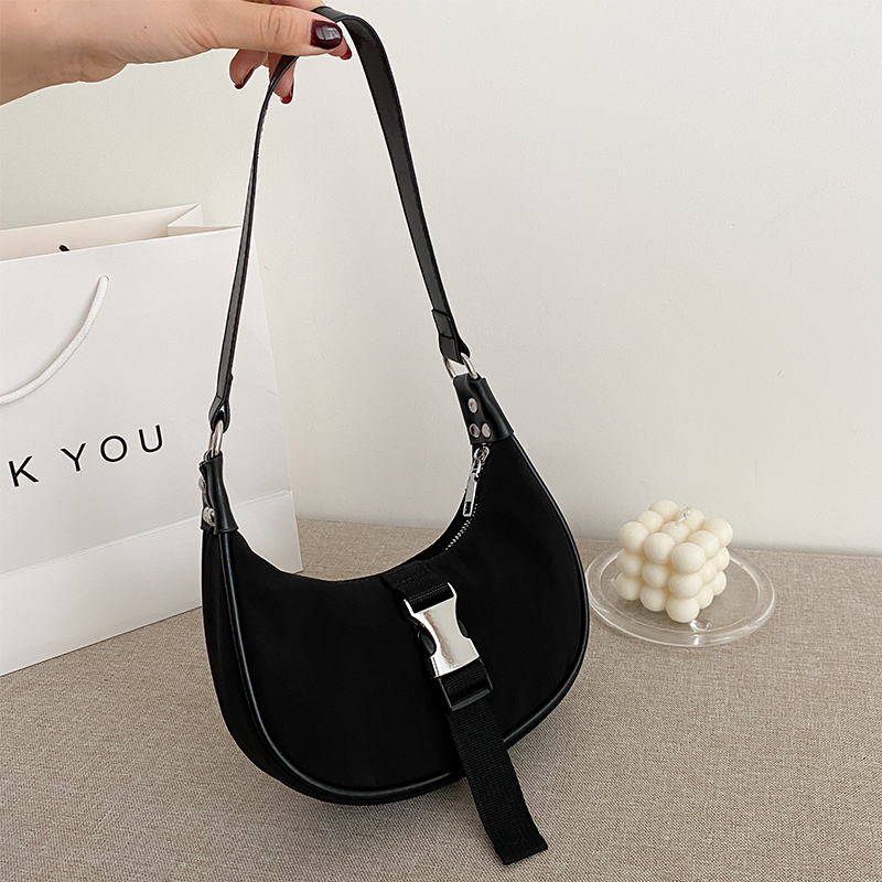 Túi Đeo Chéo Xách Dưới Cánh Tay Thời Trang Hàn Quốc Dành Cho Bạn Nữ IELGY