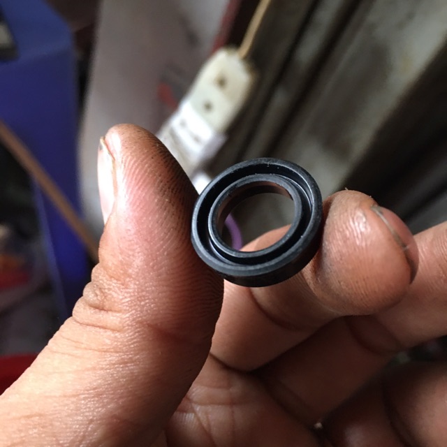 PHỐT NƯỚC MÁY RỬA XE 18mm*12mm*5mm