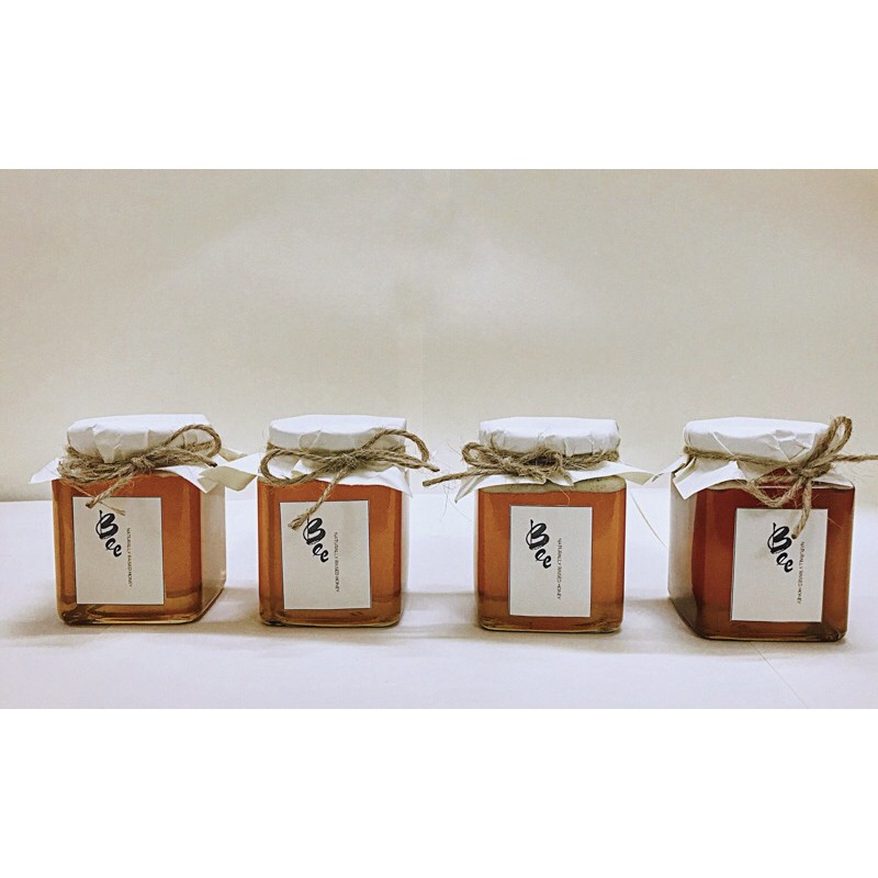 MẬT ONG - Bee Naturally raised honey. Mật ong được nuôi thả hút mật hoa trong môi trường tự nhiên.