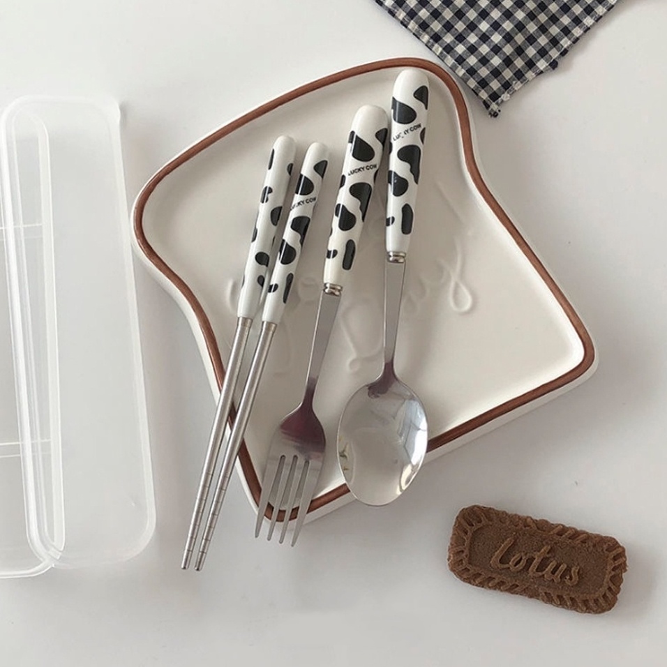 Bộ thìa đũa inox 304 gồm 3 món họa tiết bò sữa cán sứ cao cấp set thìa đũa cá nhân kèm hộp cực đẹp