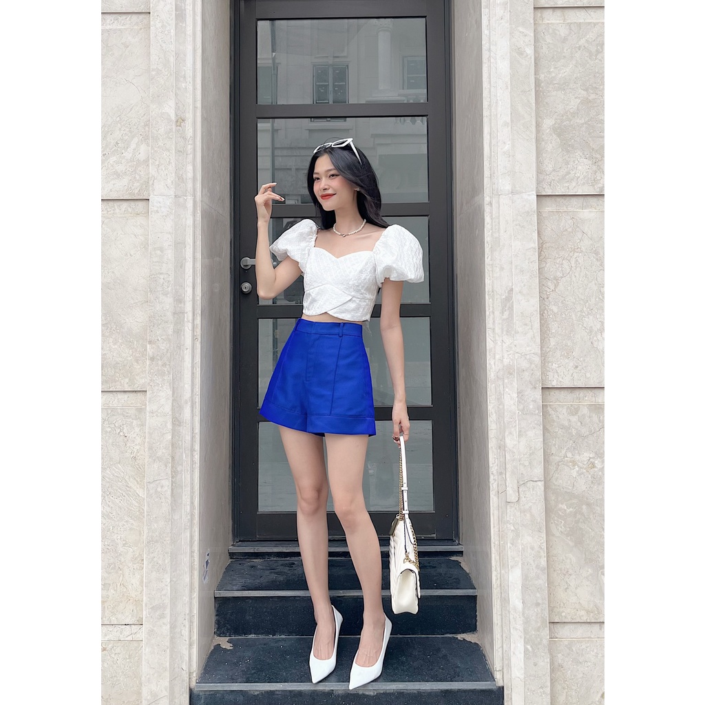 HOO DESIGN - Áo Croptop Tay Phồng Dây Kéo Khóa Kim Loại Sau Lưng Màu Trắng