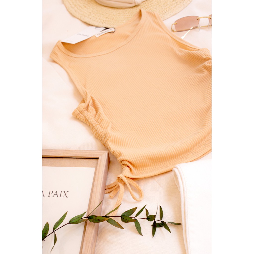 [Mã WABRGB11 giảm 10% đơn từ 250k] Áo thun nữ sát nách rút sườn GUMAC màu be cá tính ATB637 | BigBuy360 - bigbuy360.vn