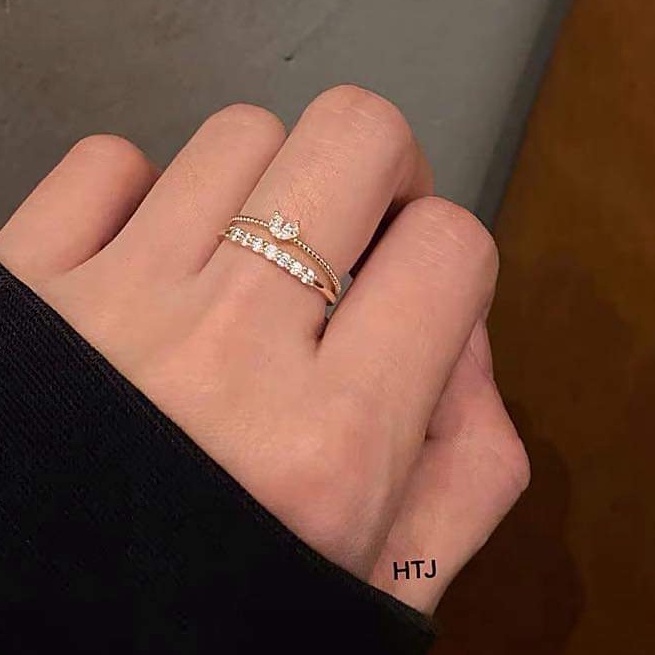 Nhẫn bạc Nhẫn một hàng đá và tim nhỏ cặp đôi Van Jewelry V10739 nhẹ nhàng nữ tính
