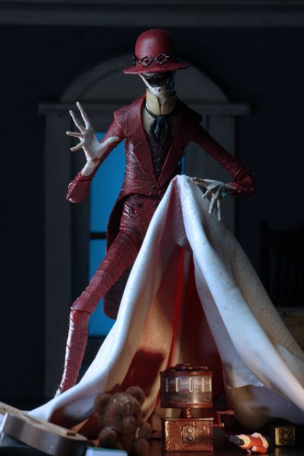 NECA Ultimate Crooked Man có sẵn
