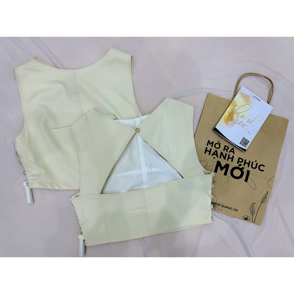 Áo kiểu nữ phối nút GUMAC áo croptop màu kem AB5119