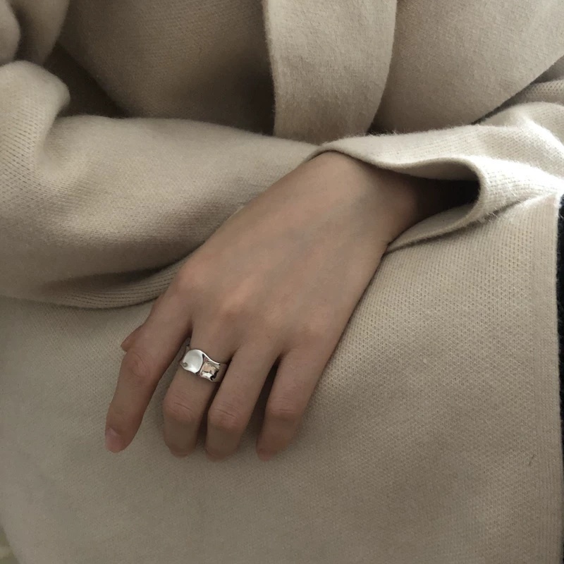 Nhẫn đeo tay thiết kế không đồng đều thời trang