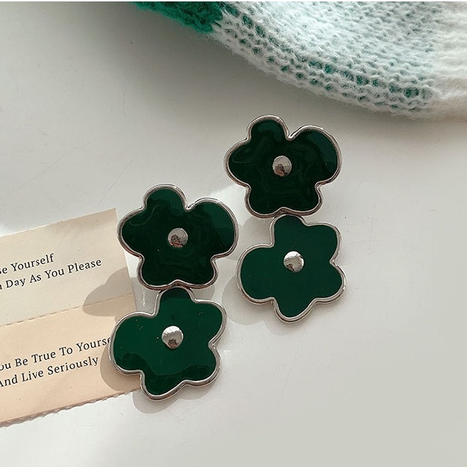 Khuyên tai màu xanh lá cây phong cách retro thời trang cá tính