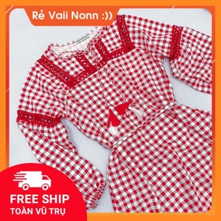Đầm caro viền ren đỏ