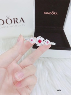 VÒNG HOA ĐÁ CHUẨN BẠC TA