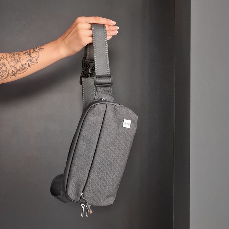 TÚI WIWU ALPHA CROSS BODY ĐEO HÔNG